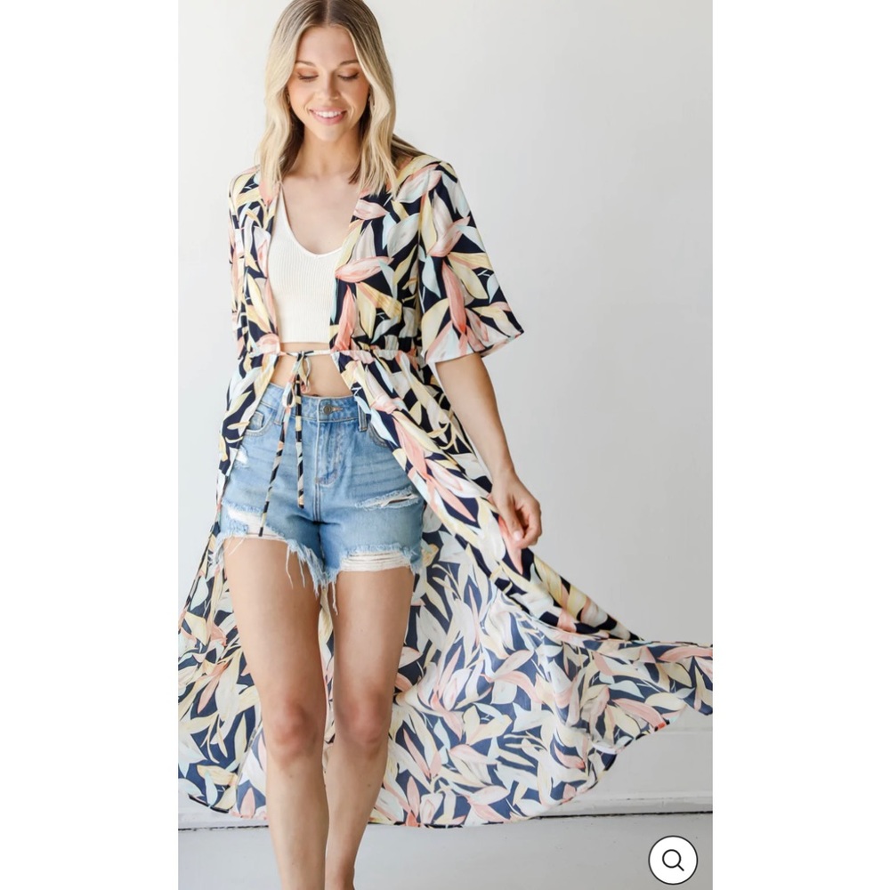 NEW! Let”s Get Tropical Kimono. Medium.